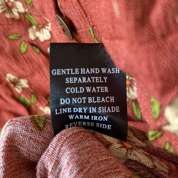 Everybody Talks- Dress. Size- Small. 100% Rayon. - Picture 10 of 10